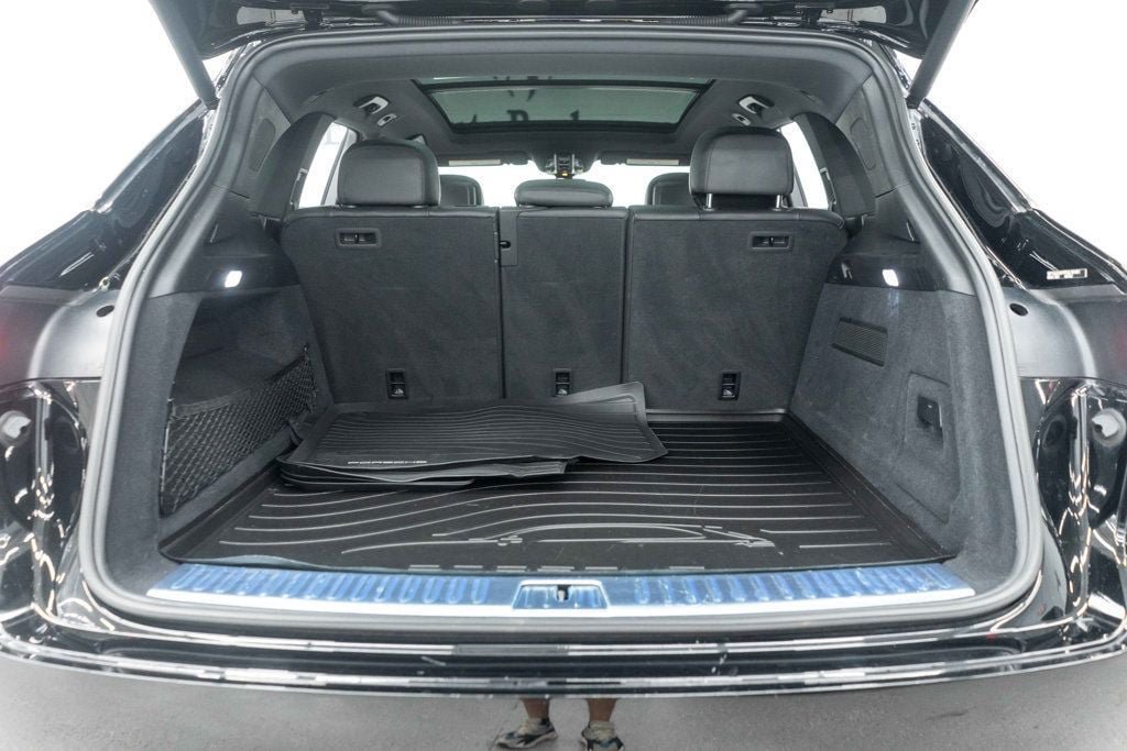 Used 2023 Porsche Cayenne AWD/4WD image 31