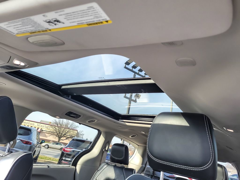 Used 2023 Chrysler Pacifica Limited image 9