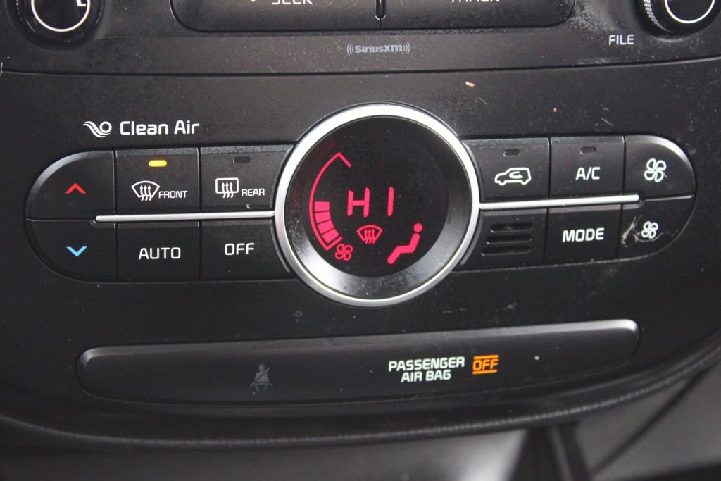 Used 2017 Kia Soul + image 32