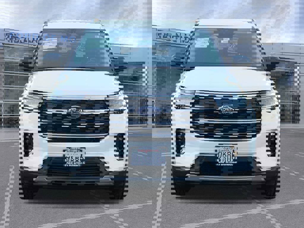 Used 2025 Ford Explorer Active w/ Active Comfort Package image 9