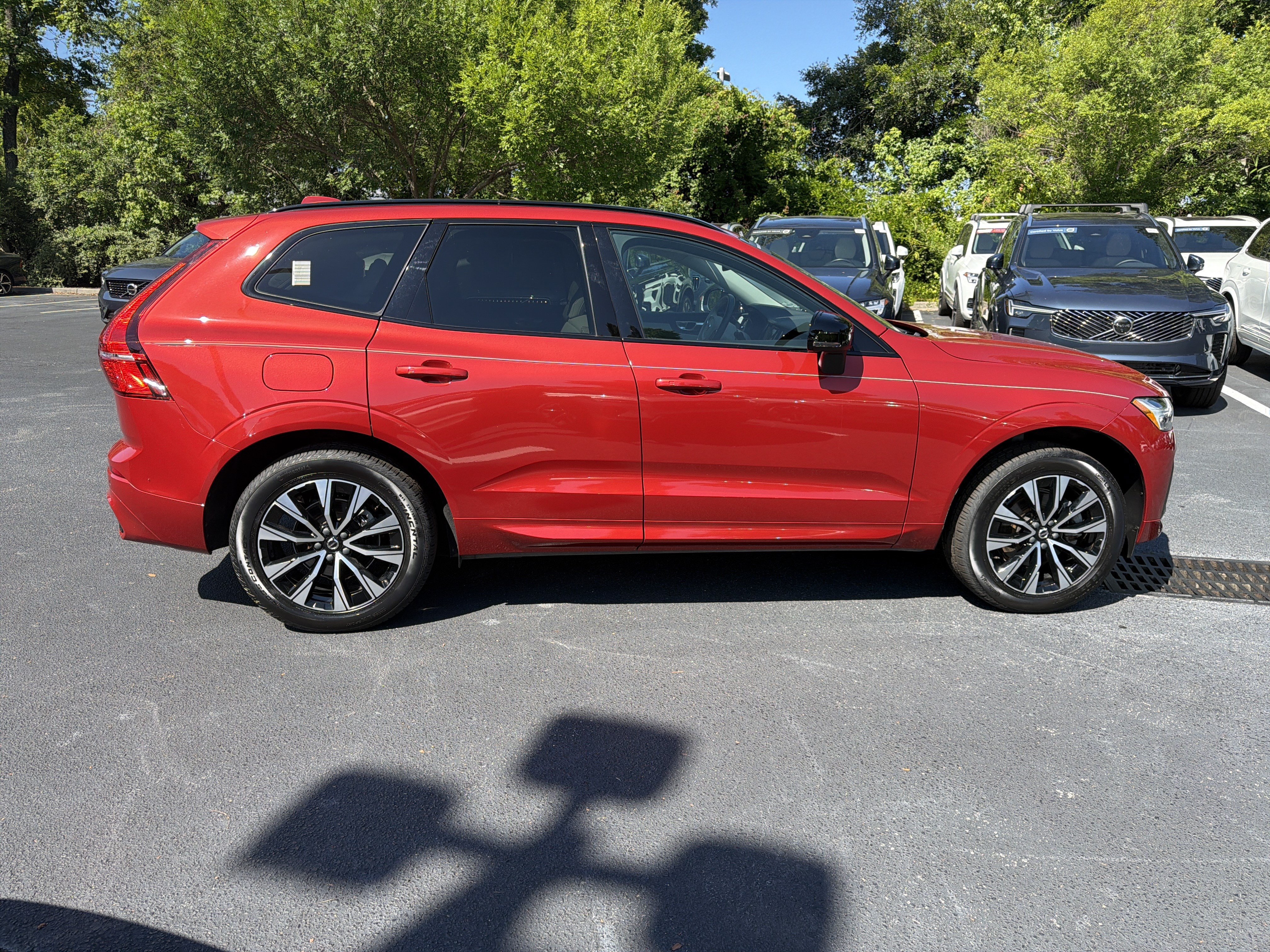 Certified 2024 Volvo XC60 B5 Core w/ Protection Package AWD/4WD image 12