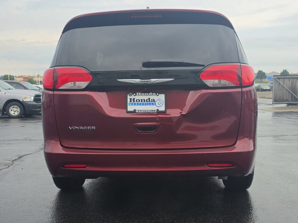 Used 2023 Chrysler Voyager LX FWD image 6