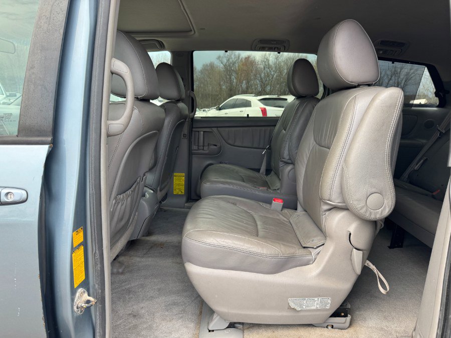 Used 2009 Toyota Sienna XLE FWD image 16