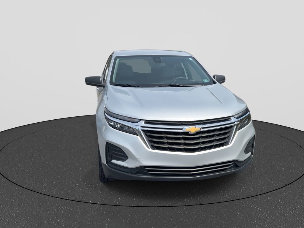 Used 2022 Chevrolet Equinox LS w/ LS Convenience Package AWD/4WD image 4