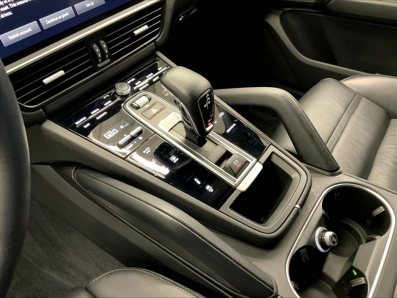 Used 2023 Porsche Cayenne Platinum Edition image 18