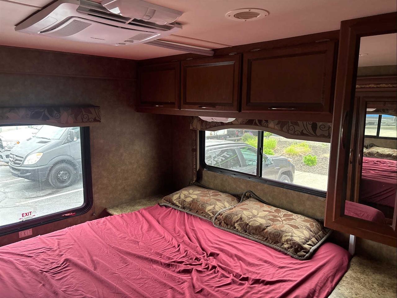 Used 2013 Ford E-450 and Econoline 450 Super Duty w/ Motorhome Prep Pkg RWD image 20