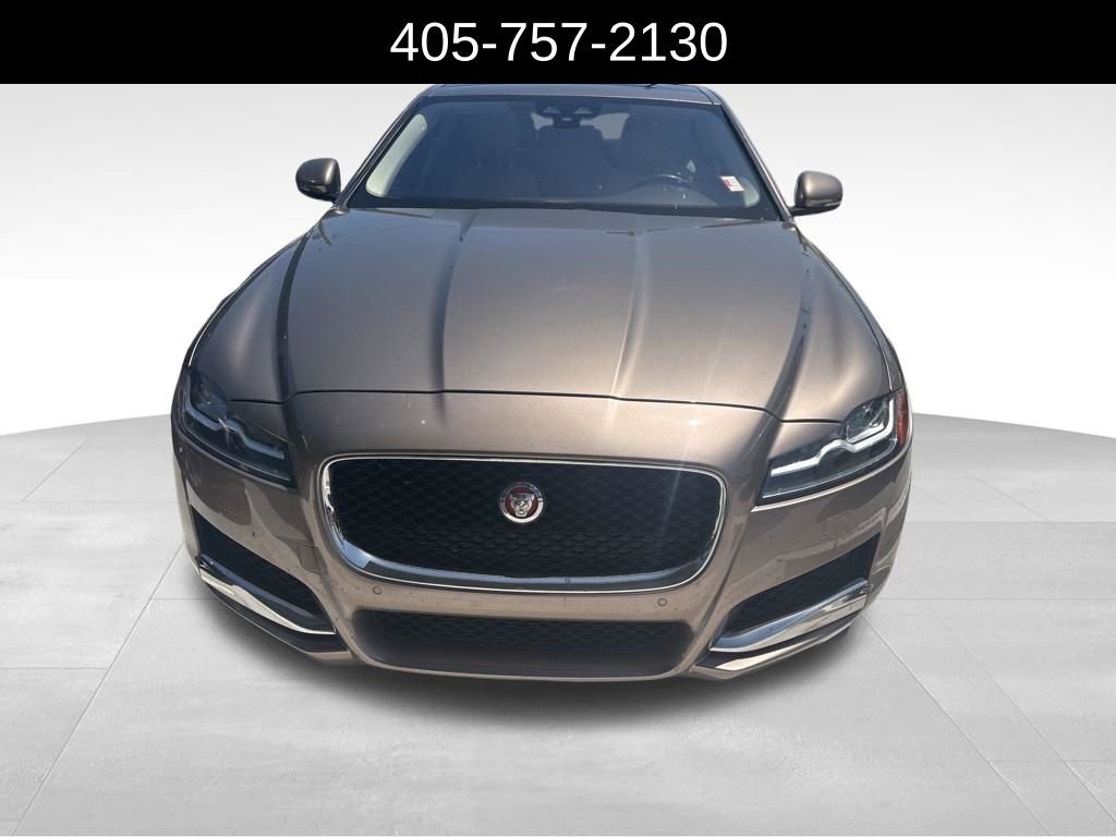 Used 2017 Jaguar XF Prestige RWD image 2
