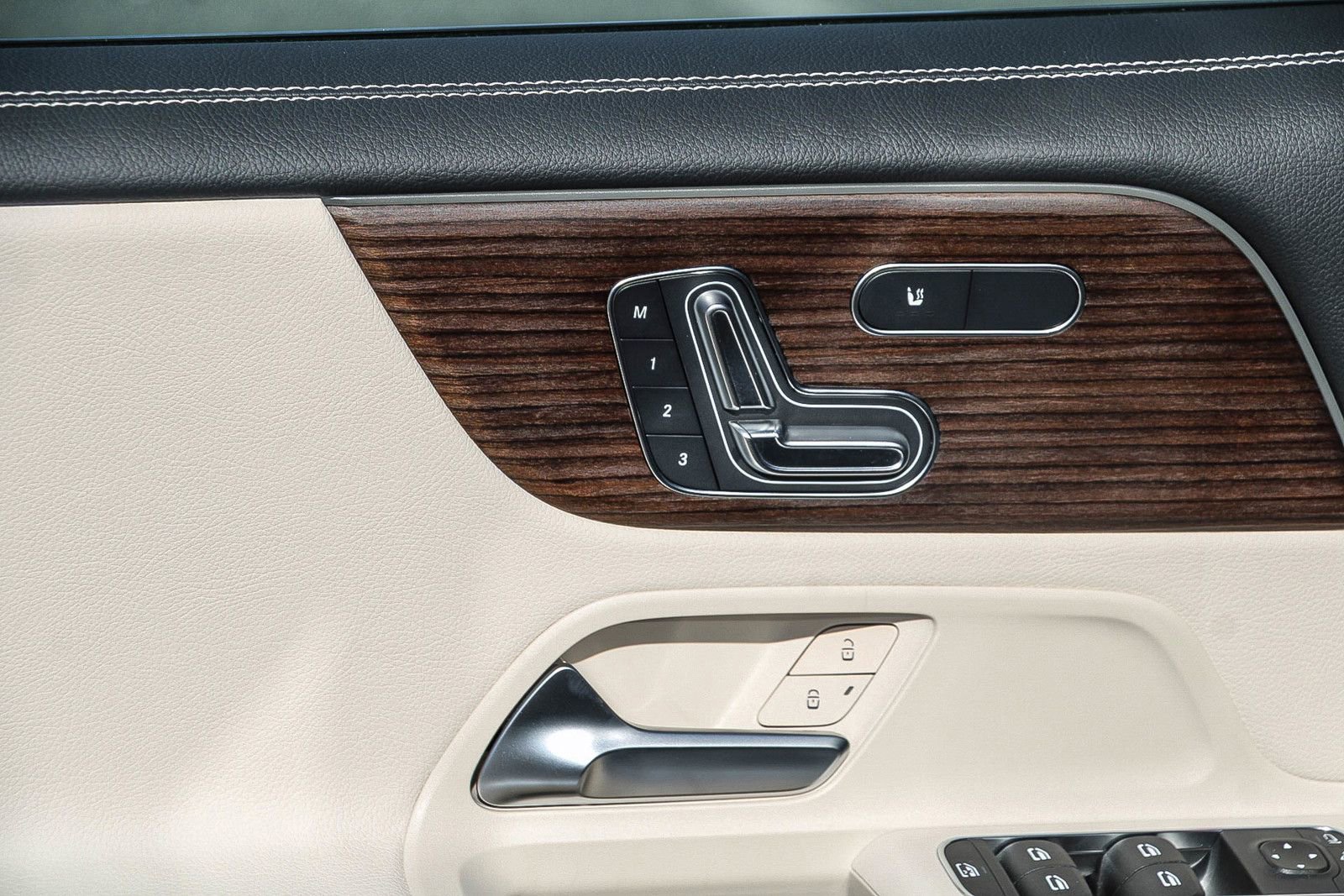 Certified 2026 Mercedes-Benz GLB 250 4MATIC image 21