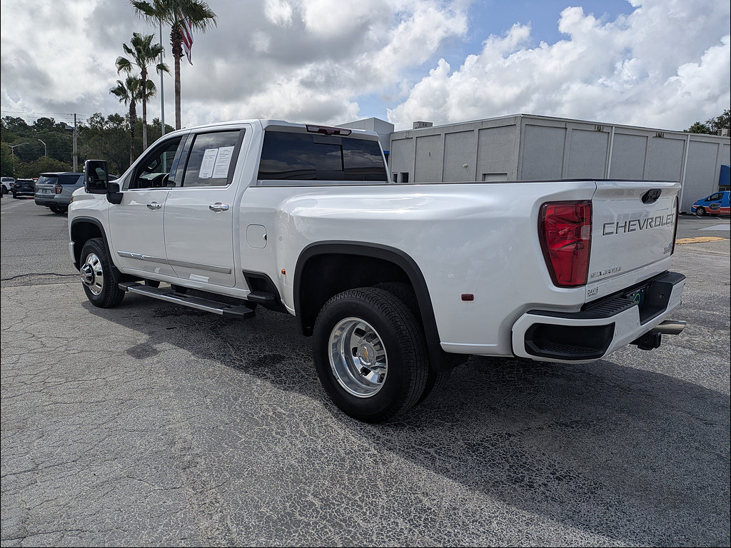Used 2025 Chevrolet Silverado 3500 High Country w/ Technology Package AWD/4WD image 7