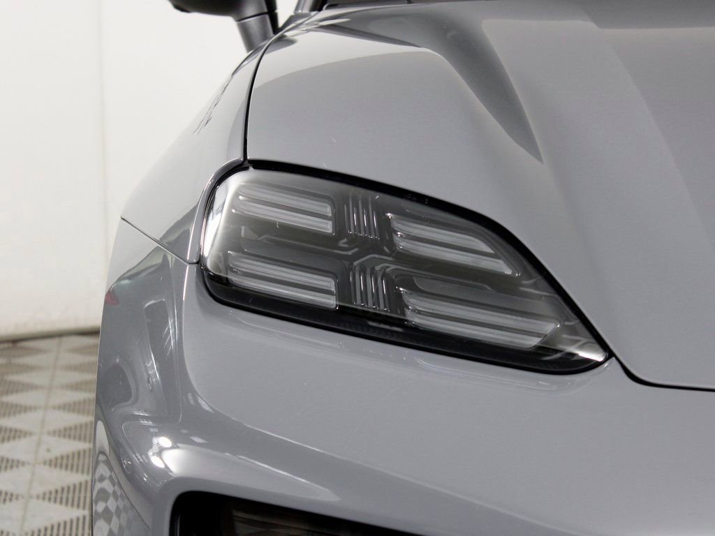 Certified 2025 Porsche Macan 4S Electric image 11