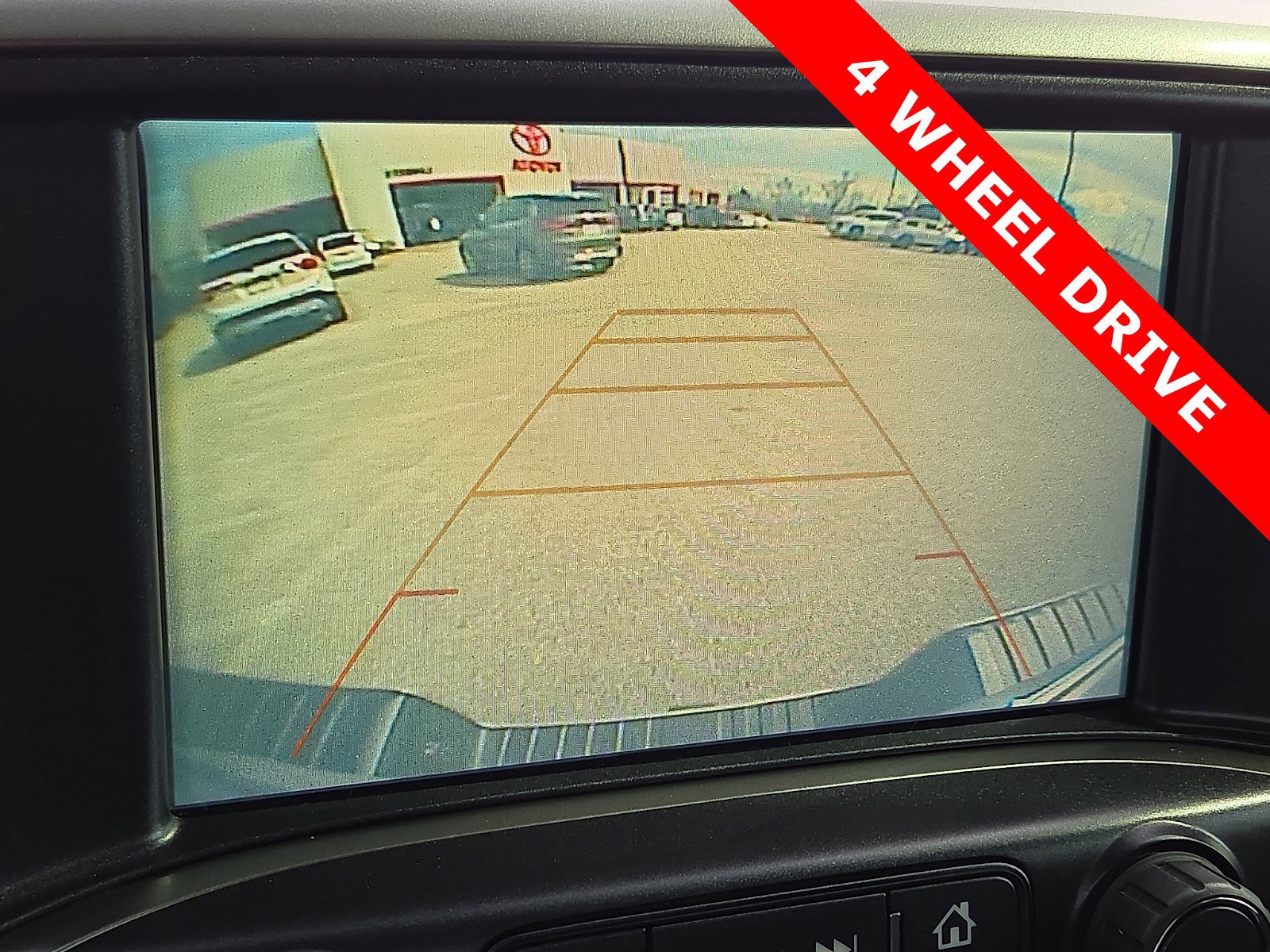 Used 2018 Chevrolet Silverado 1500 LT w/ Texas Edition image 17