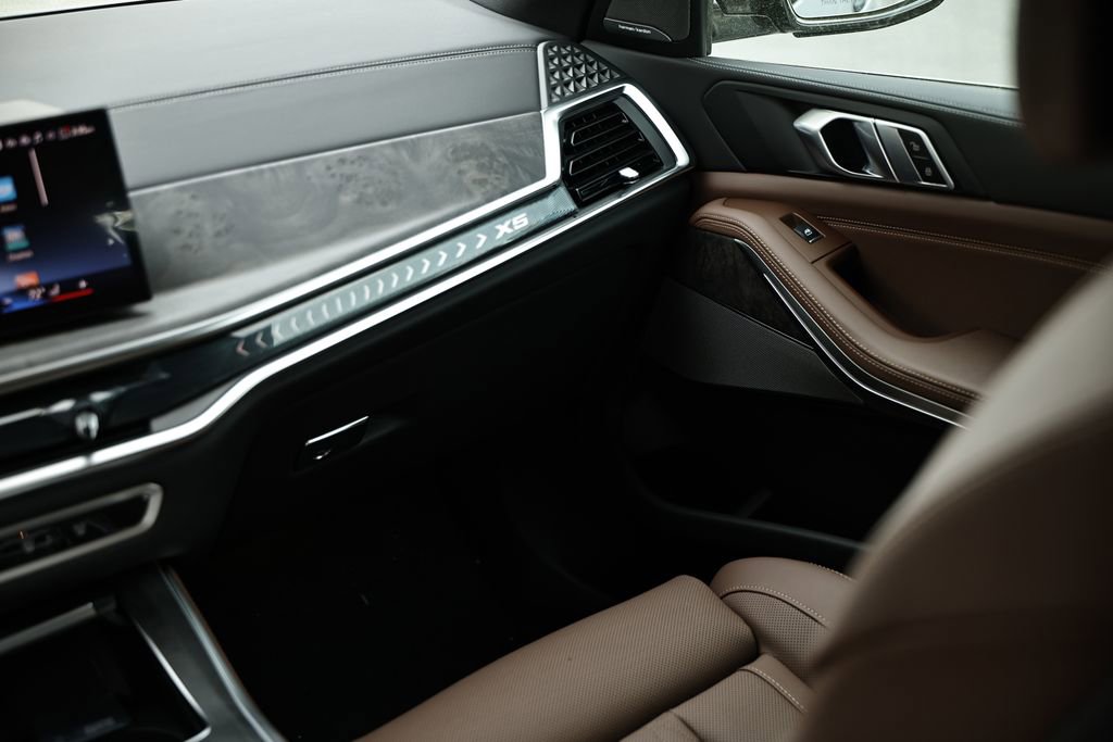 New 2026 BMW X5 xDrive50e w/ Executive Package image 31