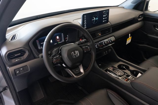 New 2026 Honda Pilot TrailSport image 3