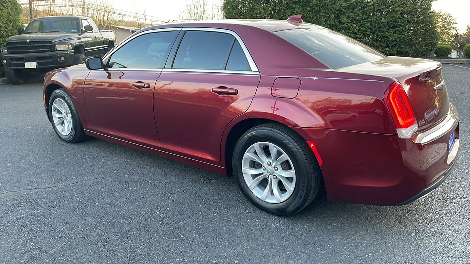 Used 2018 Chrysler 300 Touring image 6