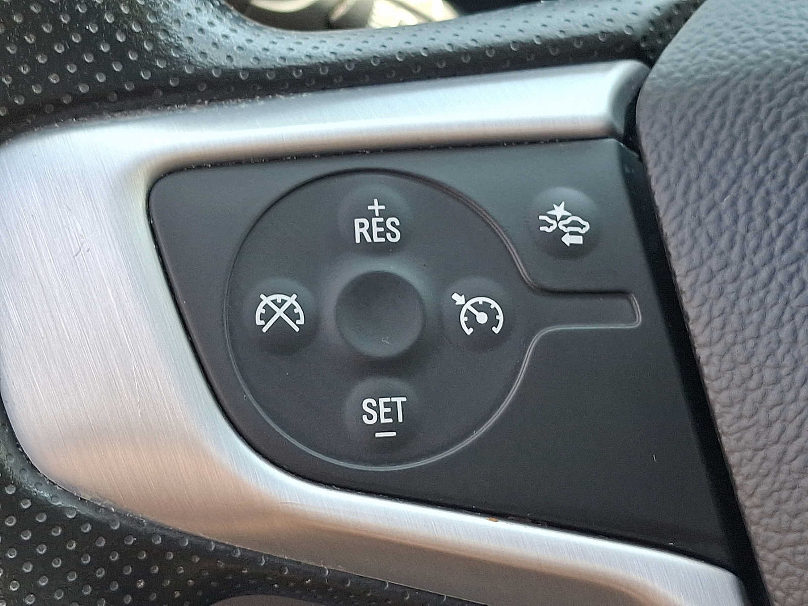 Used 2023 GMC Terrain SLE w/ Driver Convenience Package FWD image 20