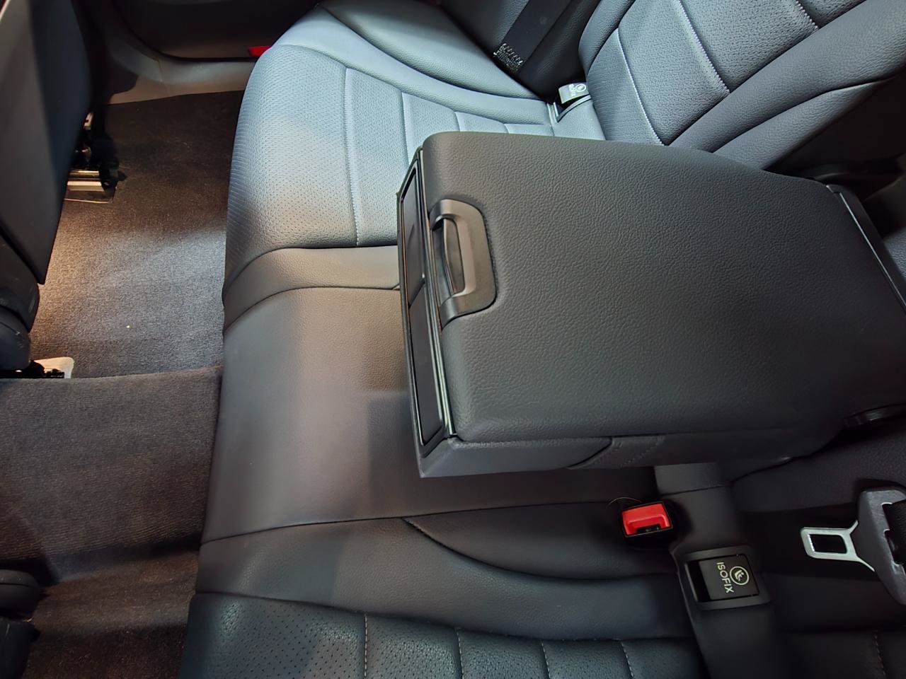 Used 2020 Mercedes-Benz C 300 4MATIC Sedan image 31
