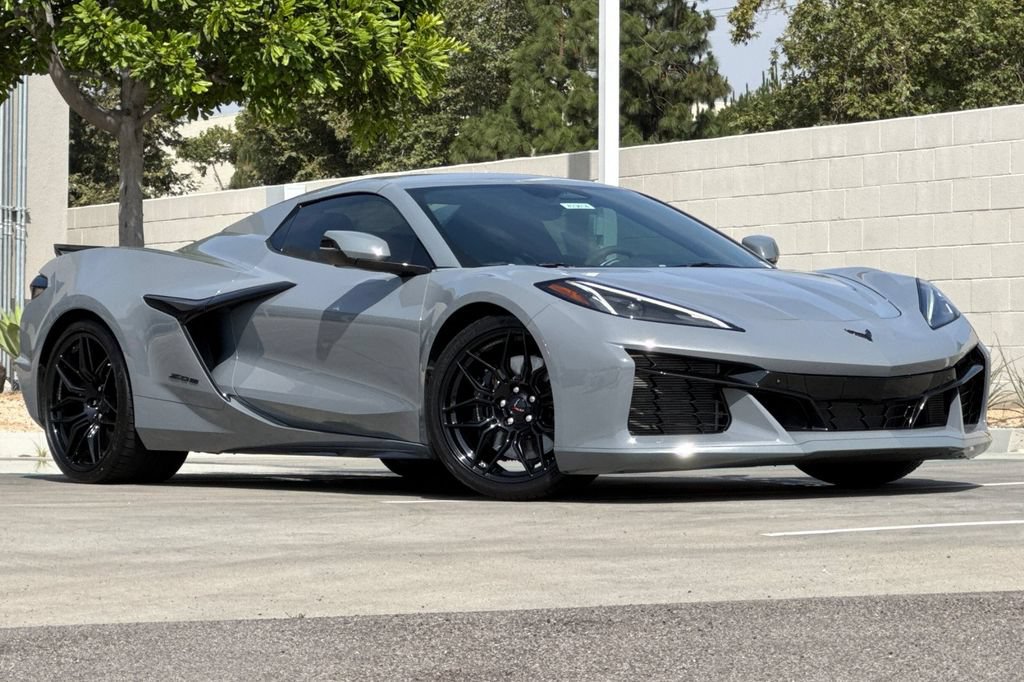 Used 2024 Chevrolet Corvette Z06 w/ Stealth Interior Trim Package RWD image 2