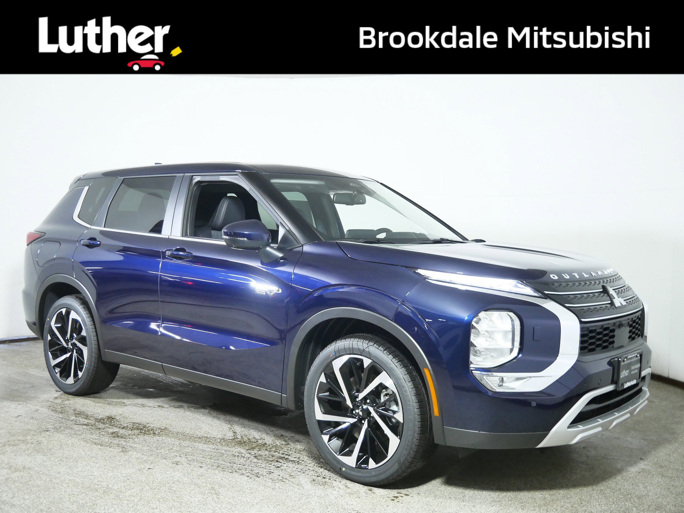 New 2025 Mitsubishi Outlander SE