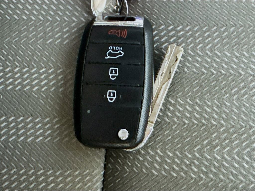 Used 2017 Kia Sportage LX w/ Option Group 012 FWD image 34