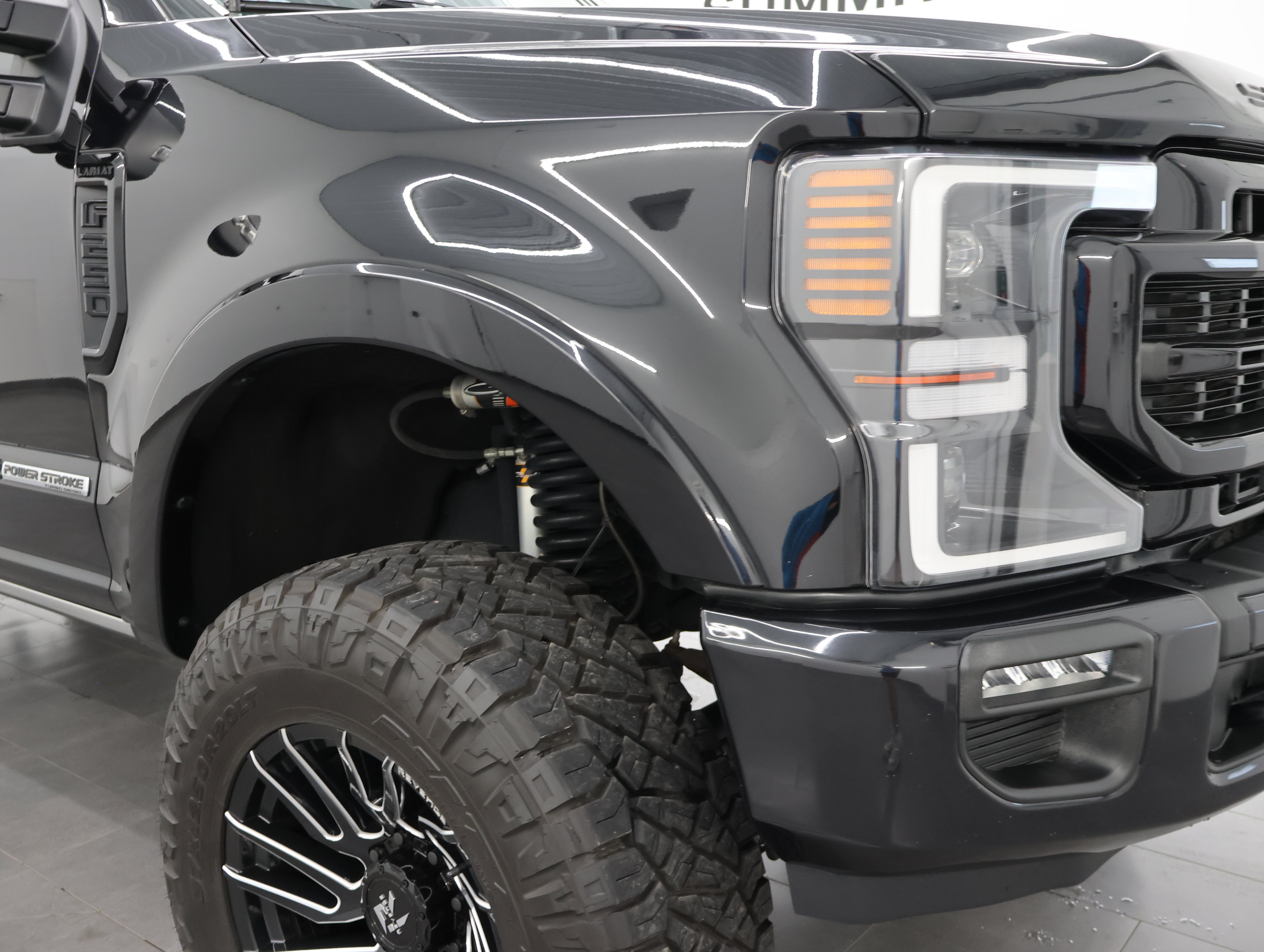 Used 2022 Ford F250 Lariat w/ Tremor Off-Road Package AWD/4WD image 24