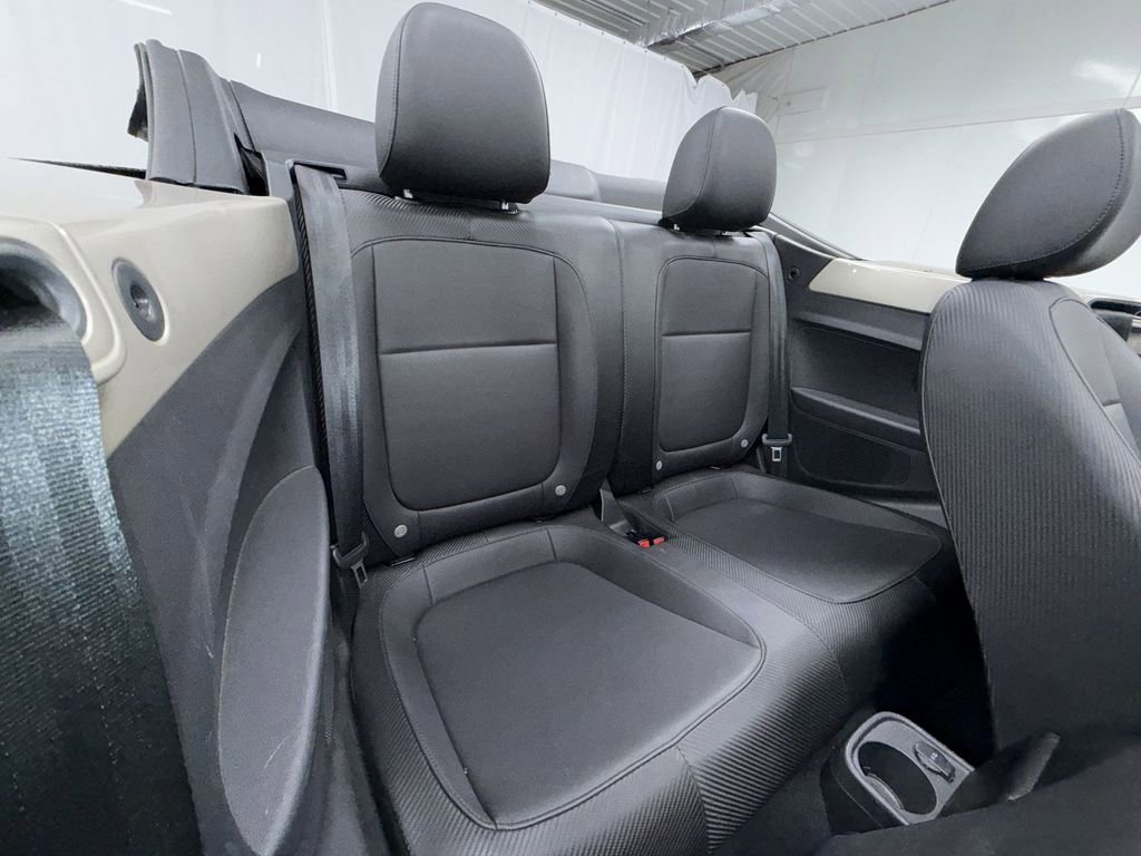 Used 2015 Volkswagen Beetle TDI image 12