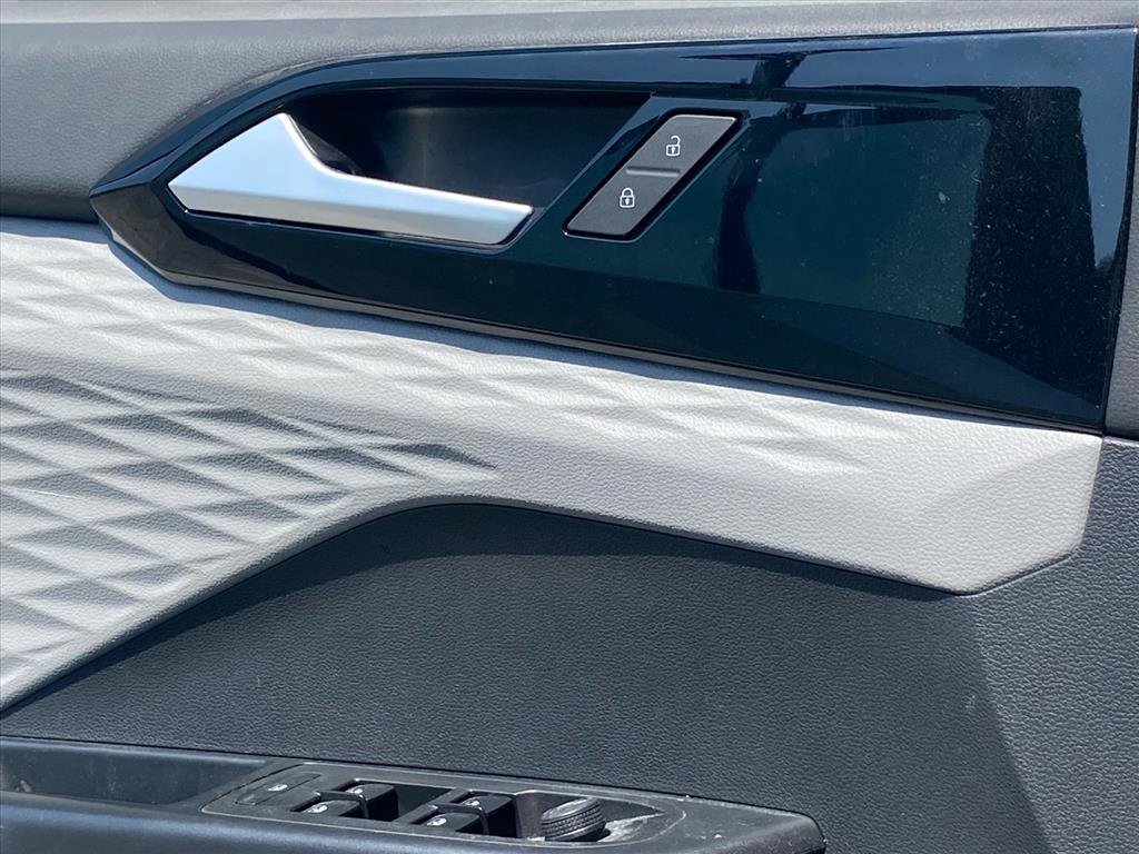 Used 2022 Volkswagen Taos S w/ IQ Drive S Package FWD image 12