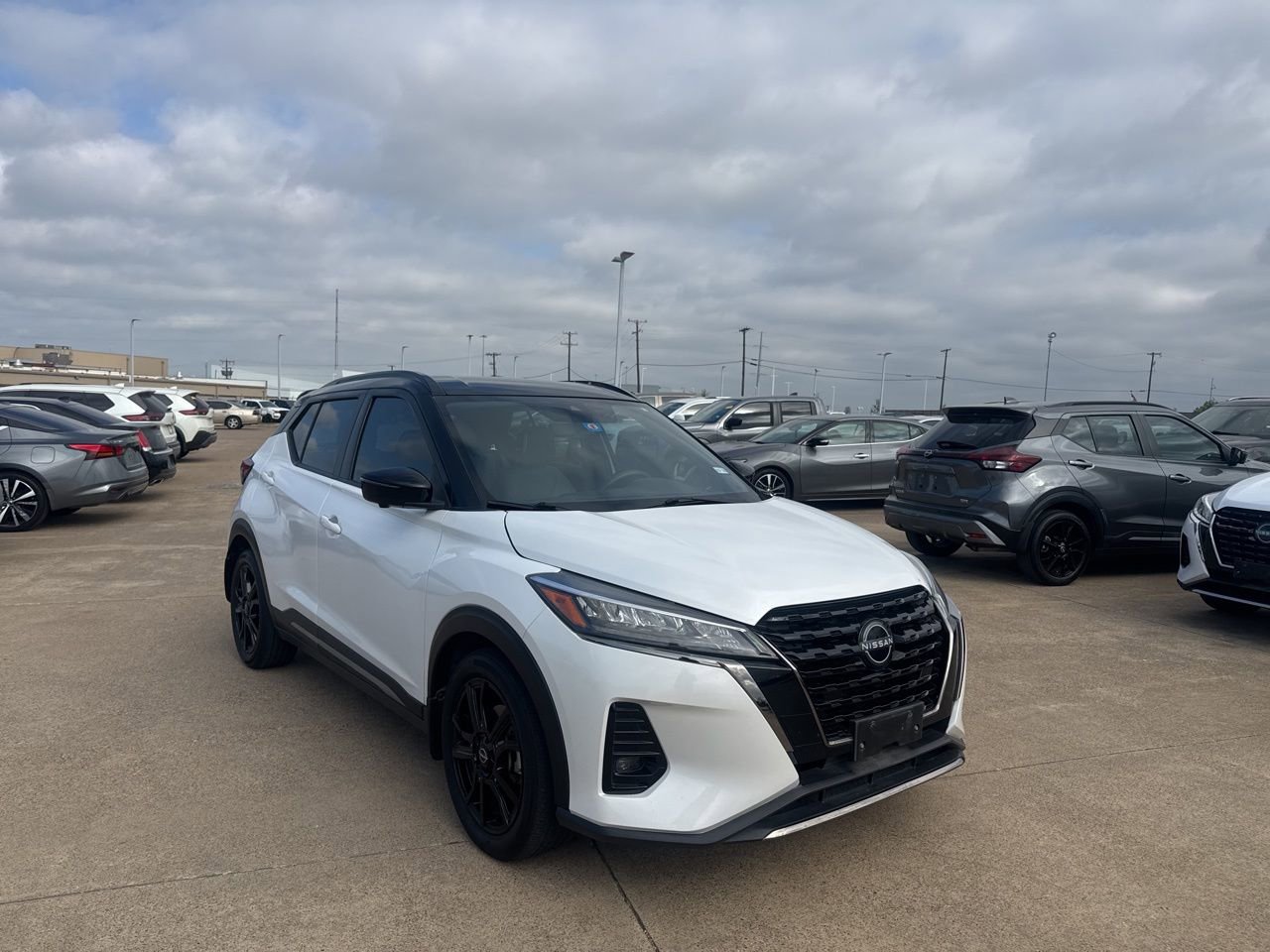 Certified 2022 Nissan Kicks SR w/ Premium Package image 1