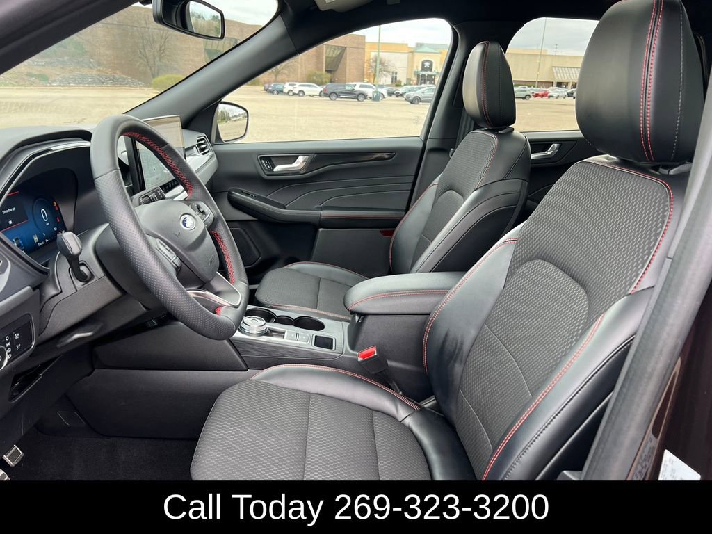 Used 2023 Ford Escape ST-Line Elite image 4