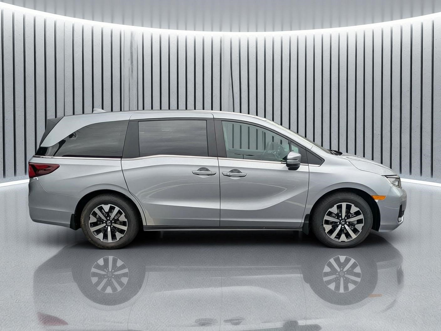 New 2026 Honda Odyssey EX-L image 3