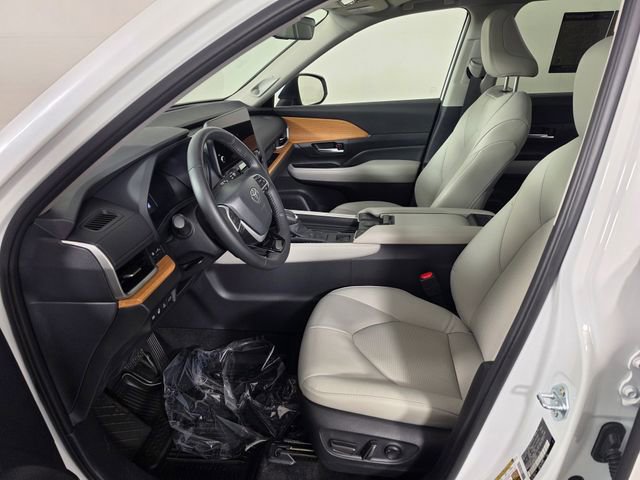 Used 2024 Toyota Grand Highlander AWD Hybrid image 22