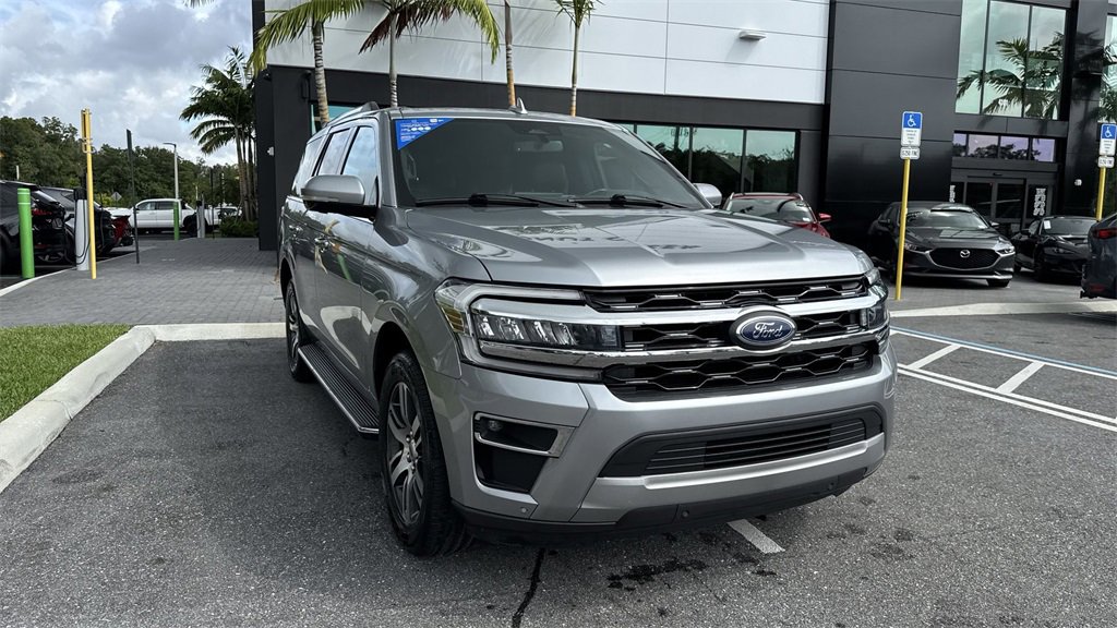 Used 2023 Ford Expedition Limited image 8