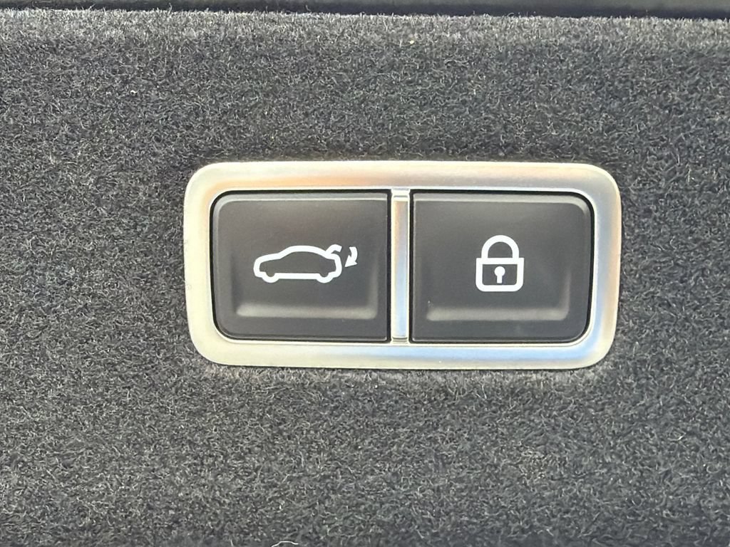Used 2023 Genesis G90 3.5T AWD/4WD image 19