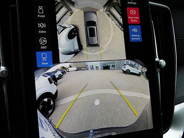 New 2026 Volvo XC90 B6 Ultra w/ Protection Package image 22