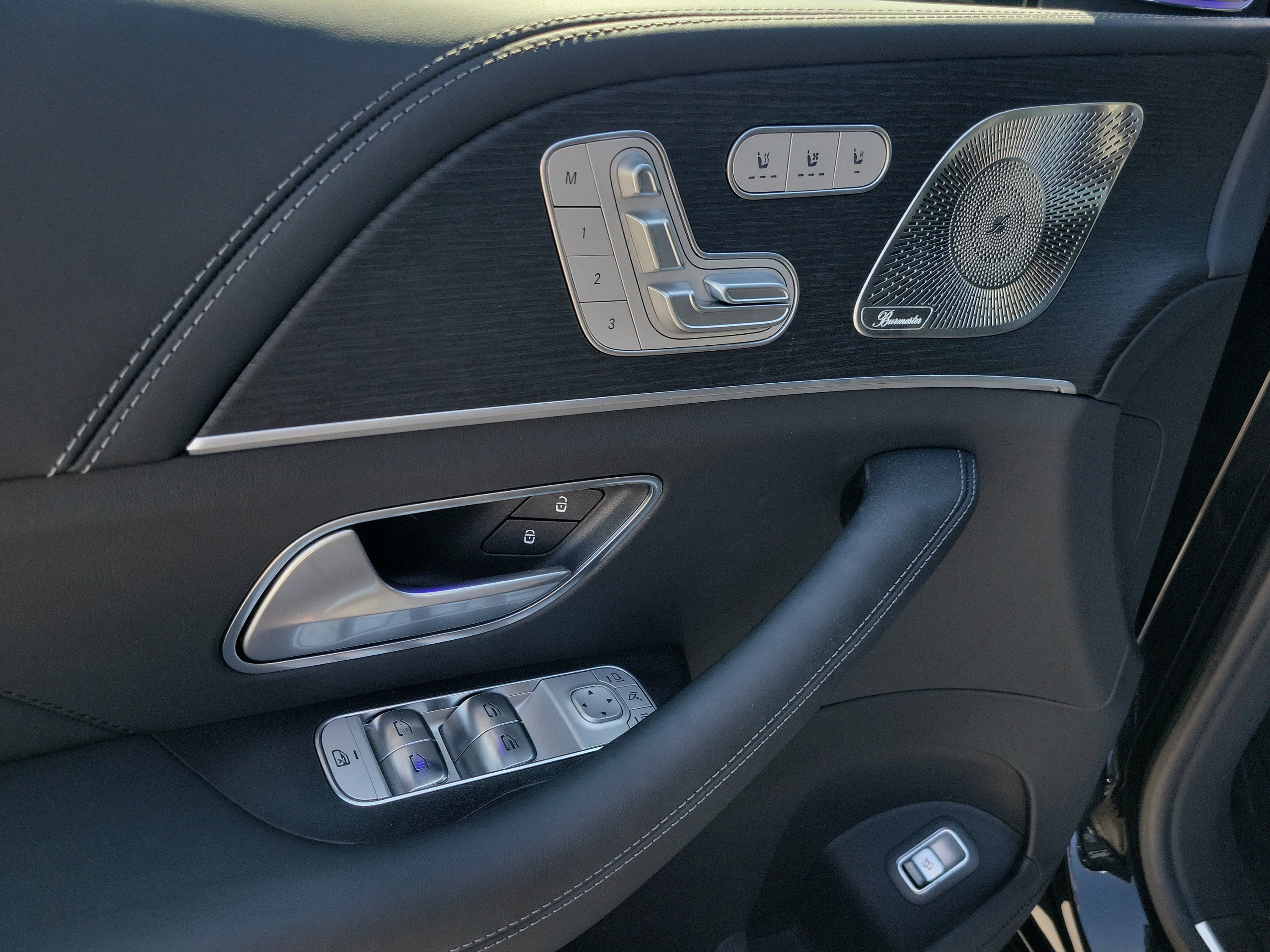 Certified 2026 Mercedes-Benz Maybach GLS 600 4MATIC image 19