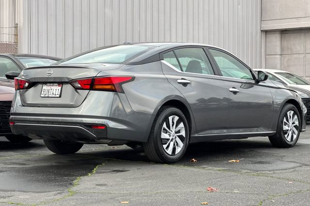 Used 2025 Nissan Altima 2.5 S image 4