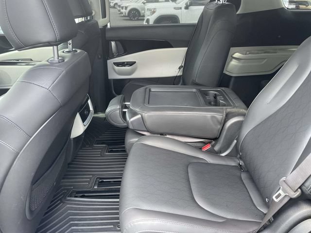 Used 2024 Kia Carnival EX FWD image 14
