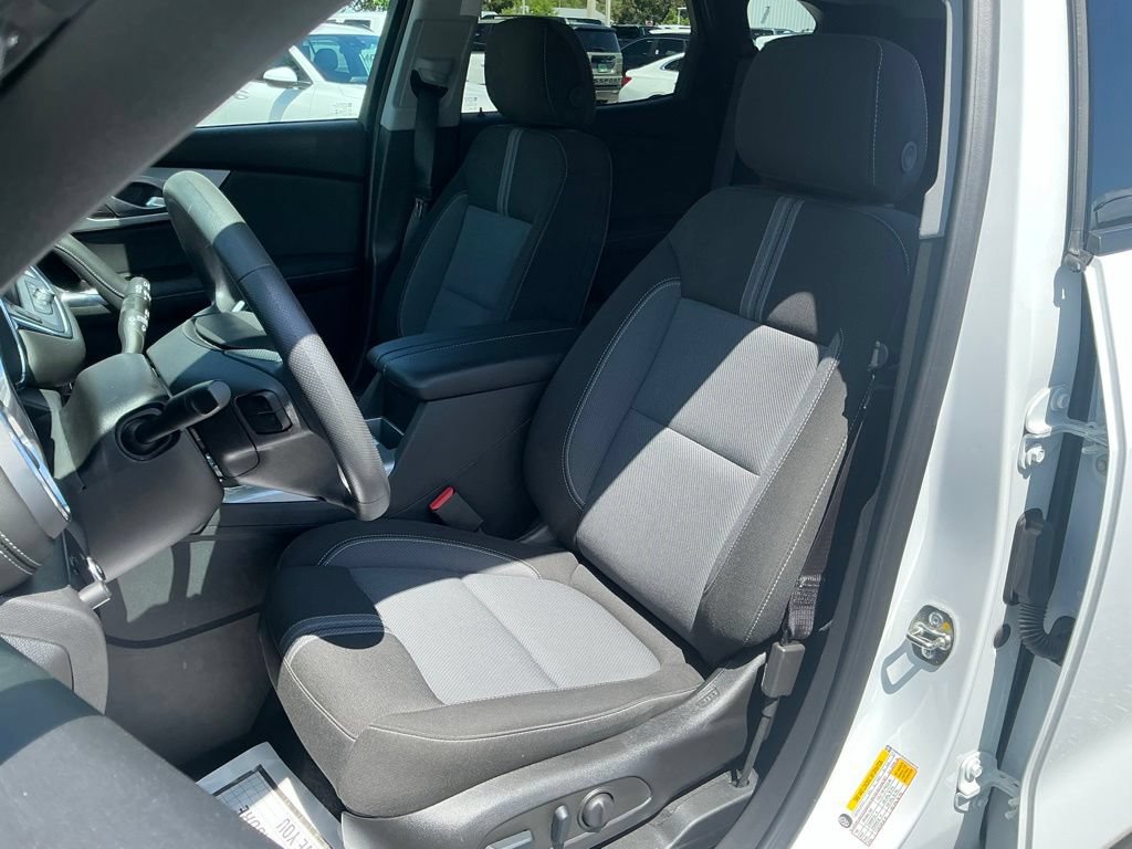 Used 2025 Chevrolet Blazer LT FWD image 24