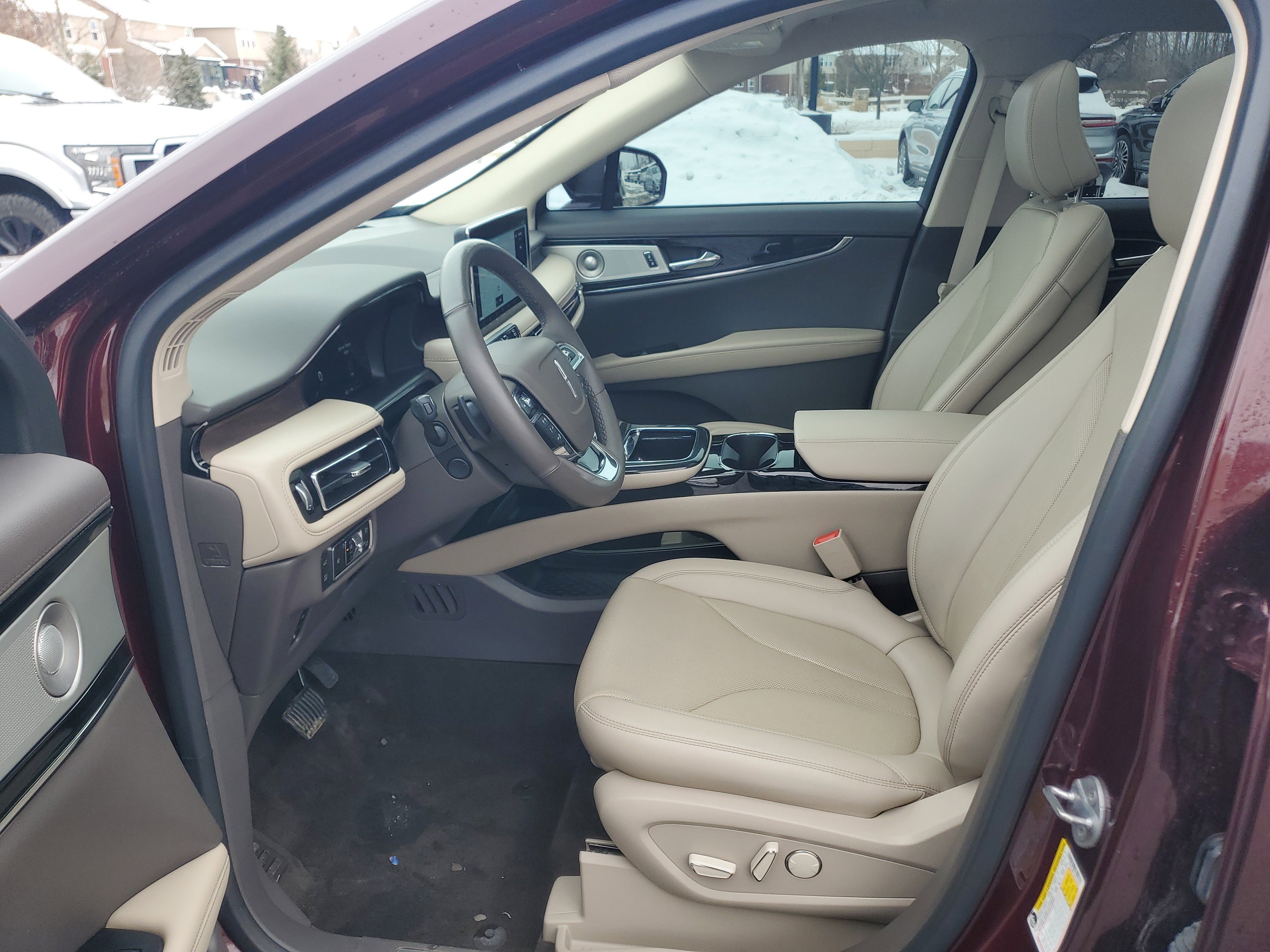 Certified 2023 Lincoln Nautilus Reserve w/ Equipment Group 202A image 12