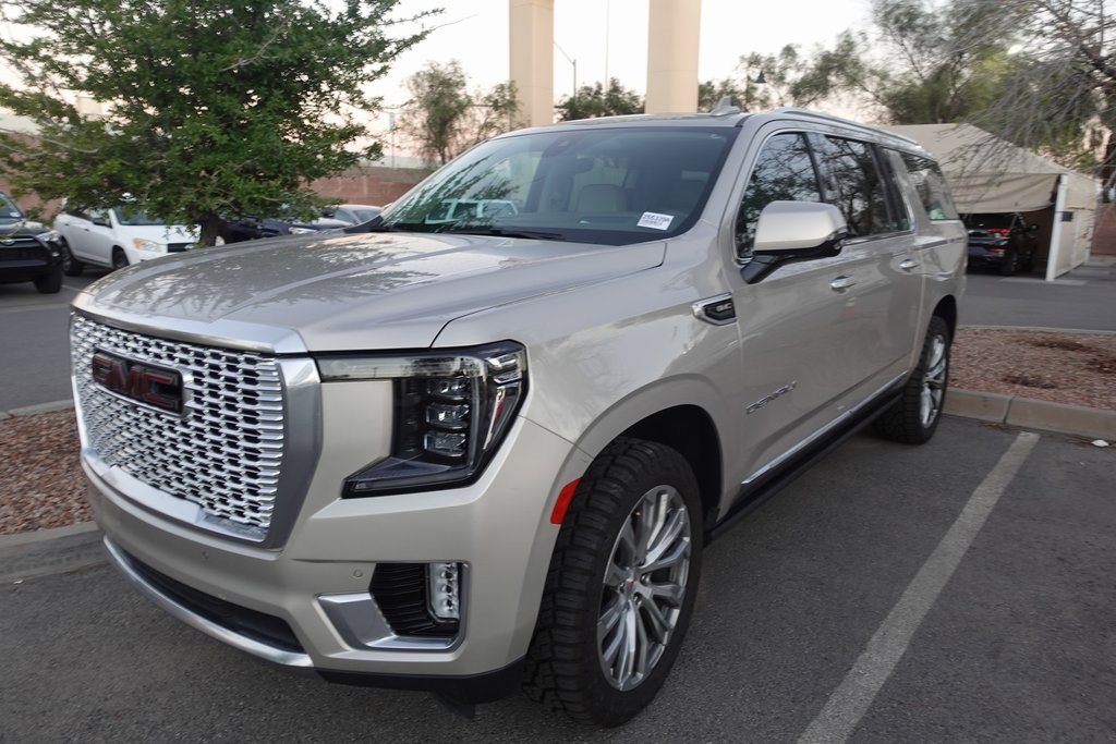 Used 2022 GMC Yukon XL Denali w/ Denali Ultimate Package