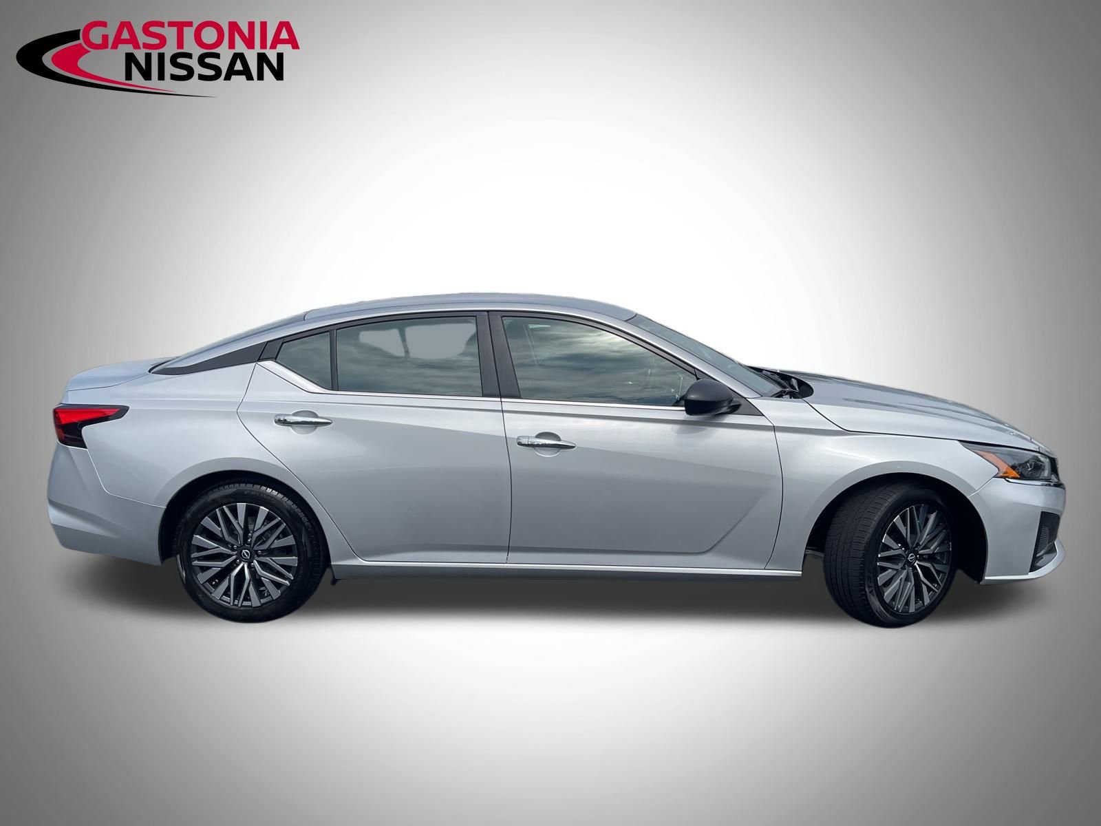 Used 2024 Nissan Altima 2.5 SV image 13