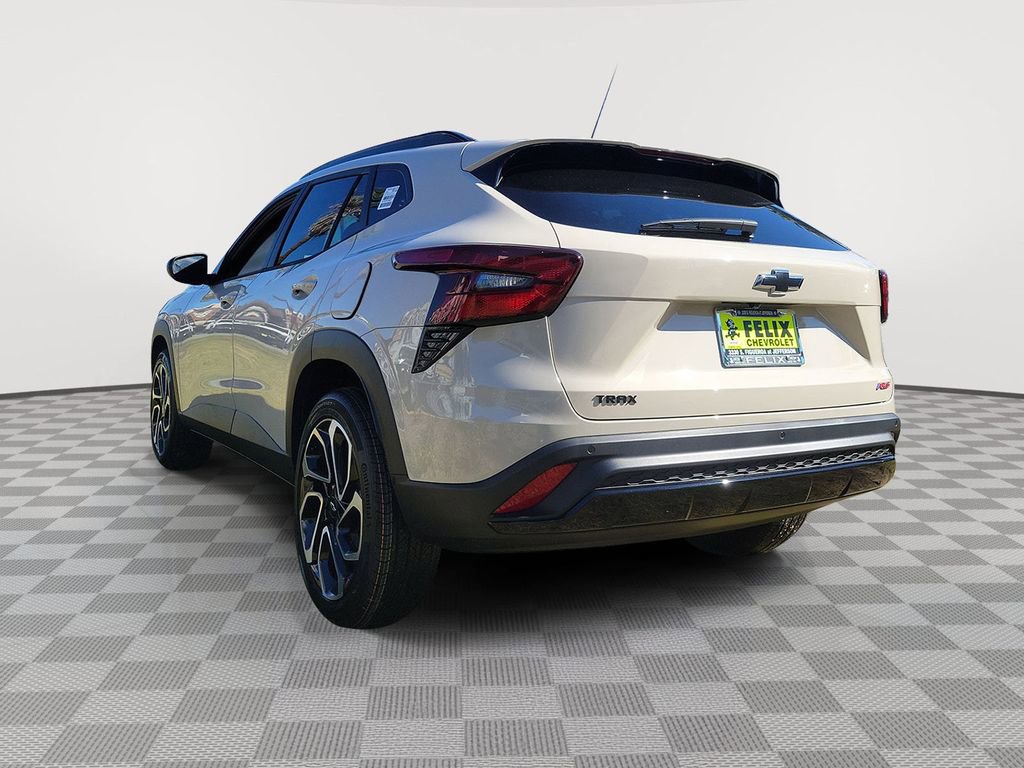 New 2026 Chevrolet Trax RS w/ Sunroof Package image 4