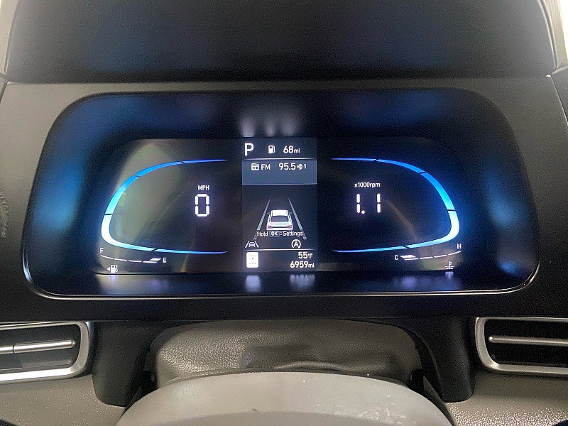 Used 2025 Hyundai Elantra SE image 21