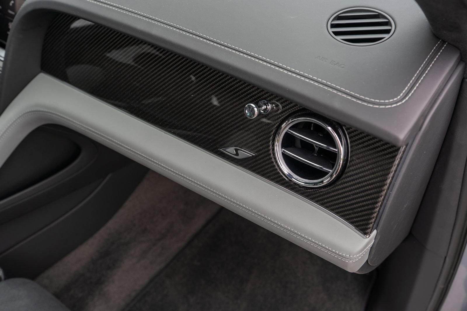 New 2025 Bentley Bentayga image 43