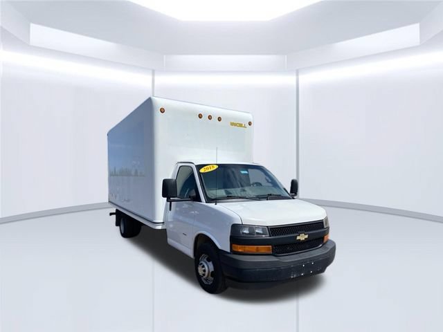 Used 2018 Chevrolet Express 3500 Extended RWD image 2