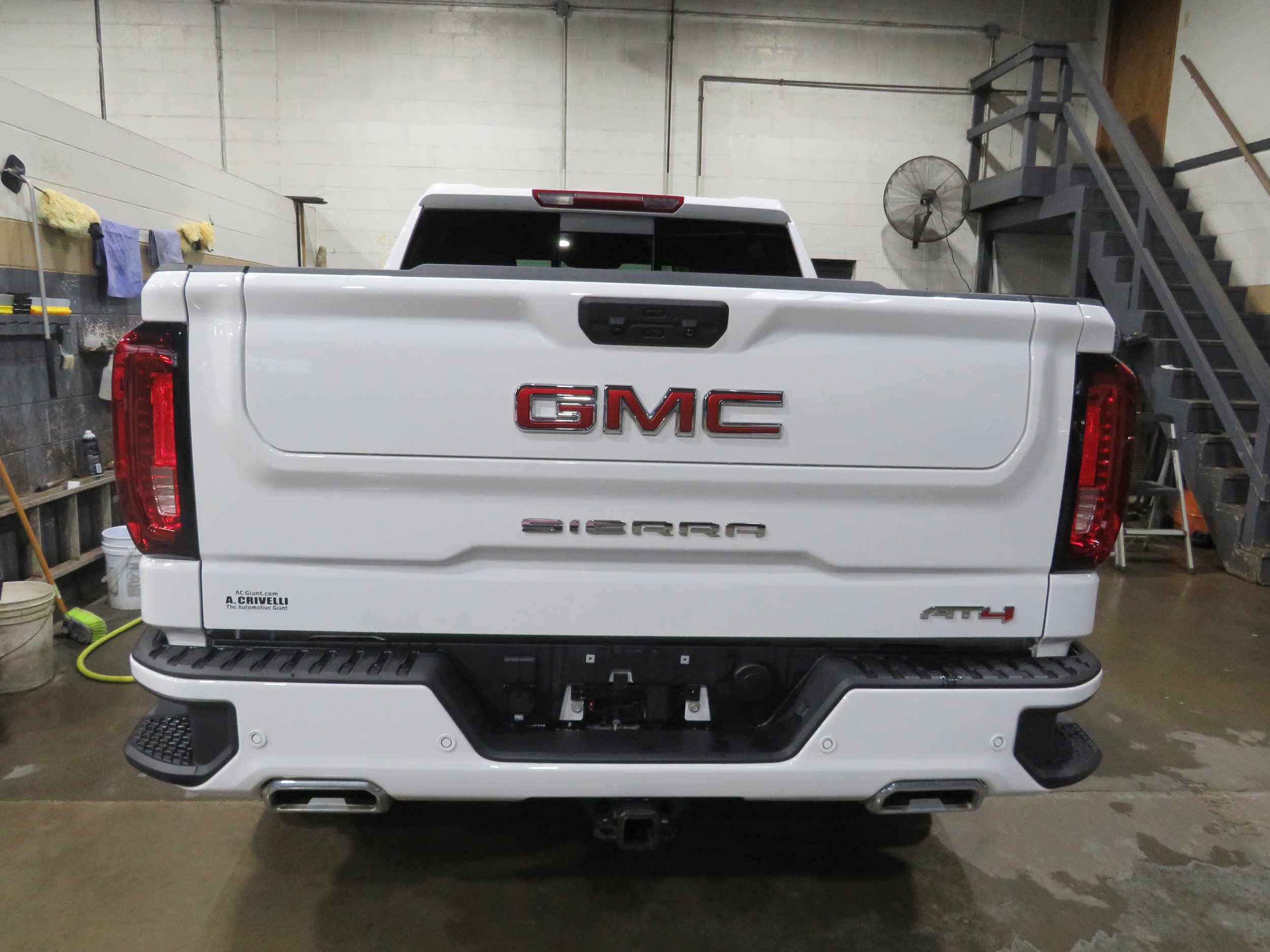 Used 2025 GMC Sierra 1500 AT4 w/ AT4 Premium Package AWD/4WD image 5