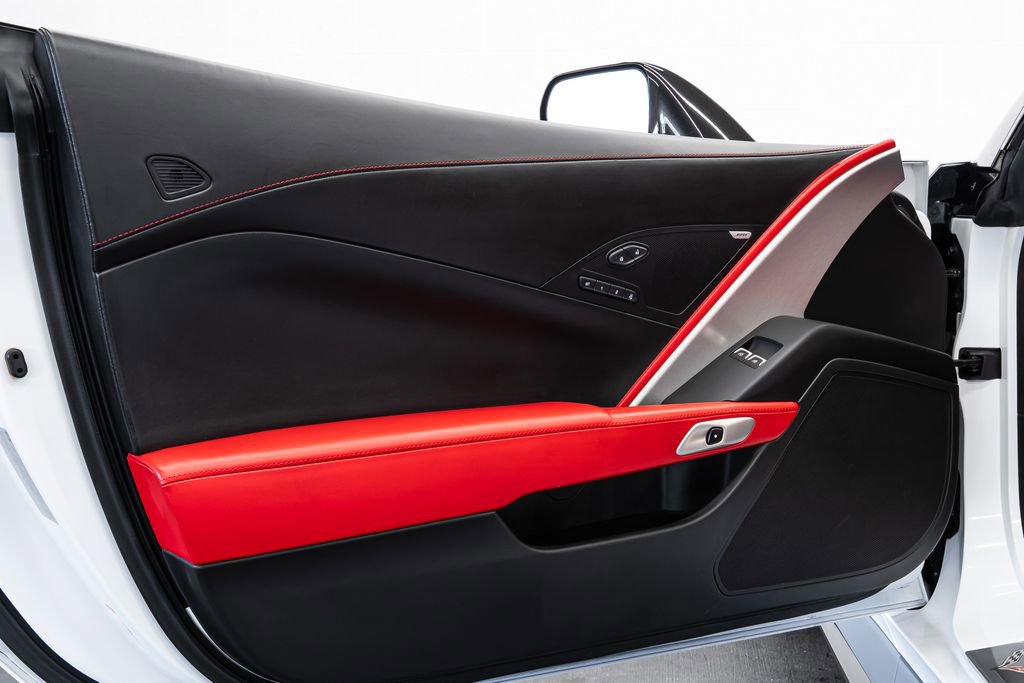 Used 2015 Chevrolet Corvette Z06 w/ 3LZ Preferred Equipment Group image 27