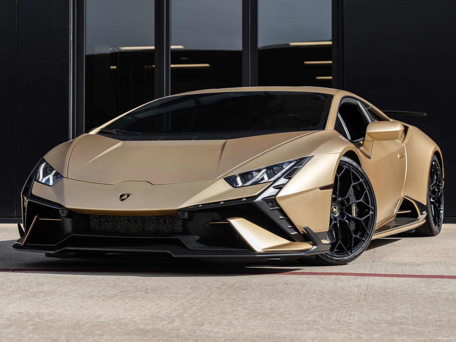 Used 2023 Lamborghini Huracan Tecnica RWD image 1
