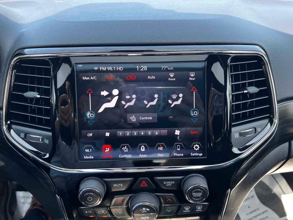 Used 2020 Jeep Grand Cherokee Altitude image 28