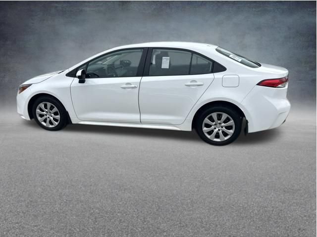 Used 2025 Toyota Corolla LE FWD image 28