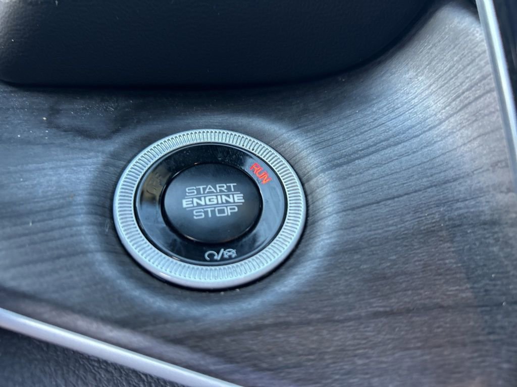 Used 2024 Jeep Grand Cherokee Limited image 43